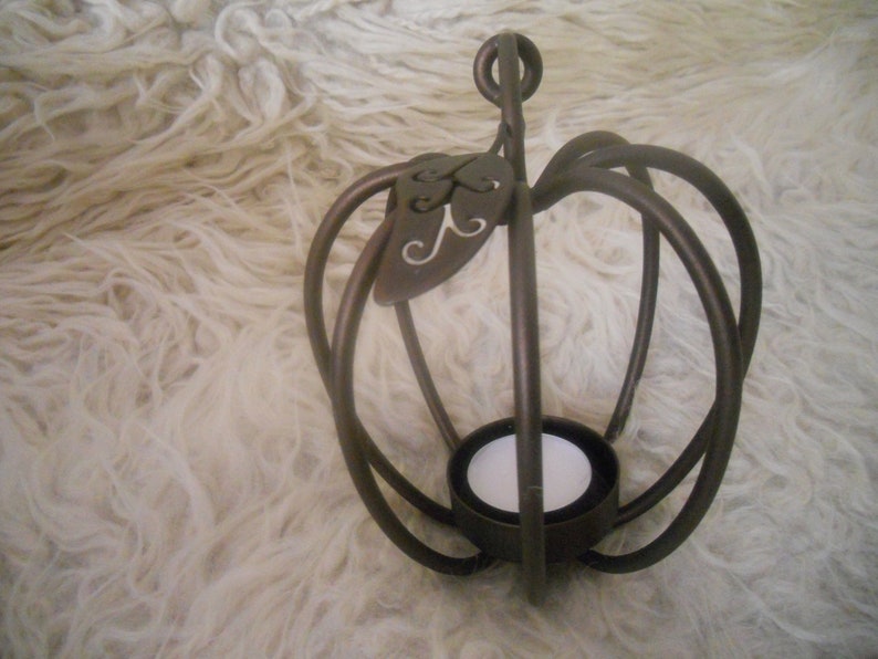 Vintage Metal Wire Apple Tealight Candle Holder. Cast Iron image 0