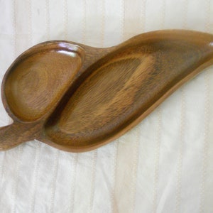 Vintage Monkey Pod.Genuine Raintree Monkey Pod Tray Made in Fidji by Mohammed Ali Woodcraft Ltd.