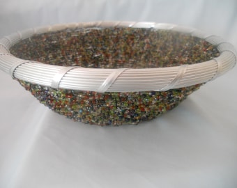 IHI Beaded Wire Bowl Made in India. Silver Wire Woven Multicolored Beaded Basket with Original Tag.