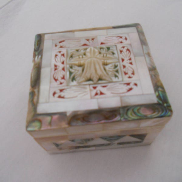 Vintage Jewelry Box Inlaid Mother of Pearl and Abalone.Jewelry Storage.Trinket Decorative Box.
