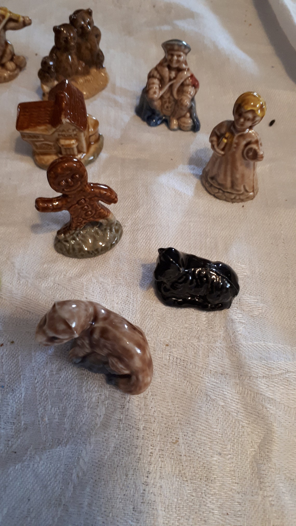 most rare red rose tea figurines