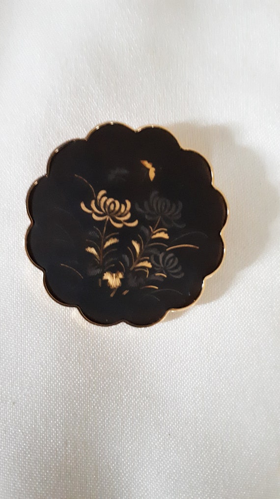 Amita Japan Signed Brooch-Beautiful Artwork on Pin