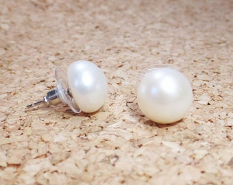 Boucles D'oreilles Pendantes Fausses Perles Nacrées - Diamètre 18mm - Crochets Plaqué Or