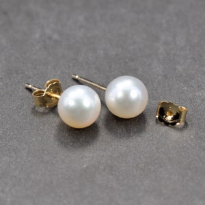 14k Gold Freshwater Pearl Stud Earrings, Dainty Freshwater Pearl Stud Earrings Hypoallergenic, tiny pearl earrings 3mm