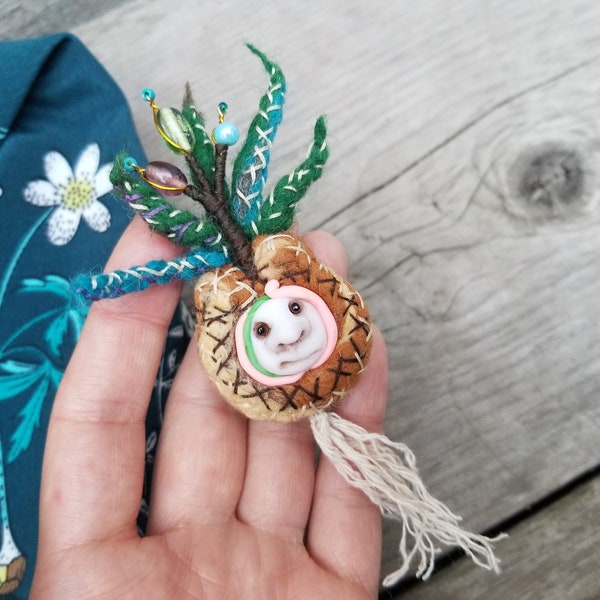 Felt brooch Sprout onion, felt, pin, plant, jewelry, felted brooch, handmade, wool, polymer clay, nature power, baby seed, cute brooch bulb