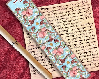 Mezuzah Self Stick Easy Mount Entryway Modern Mezuza Case Jewish Doorpost Protection Prayer Parchment Scroll Contemporary Home Housewarming