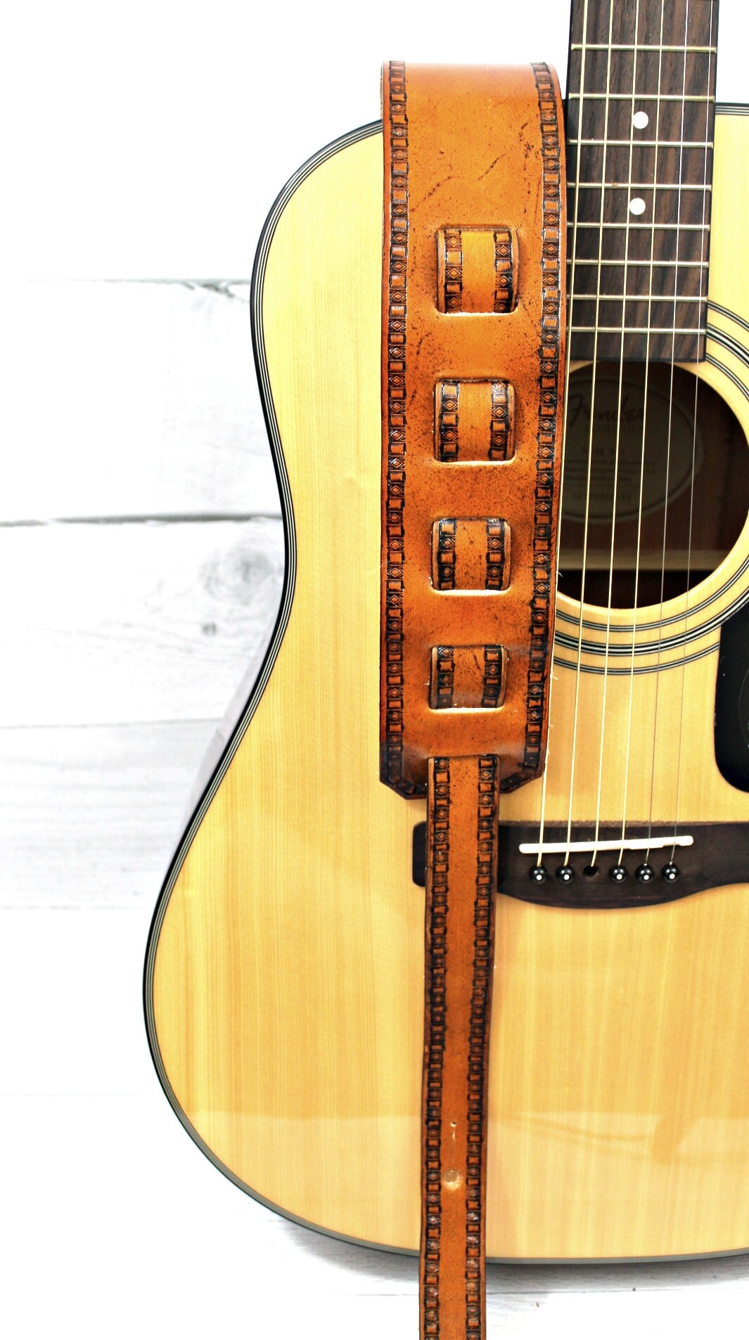 Country and Western Style Guitar Straps: Unleashing Rustic Elegance