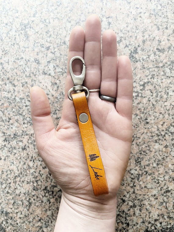 Hiking Leather Keychain / Engraved Personalized Keychain / Leather