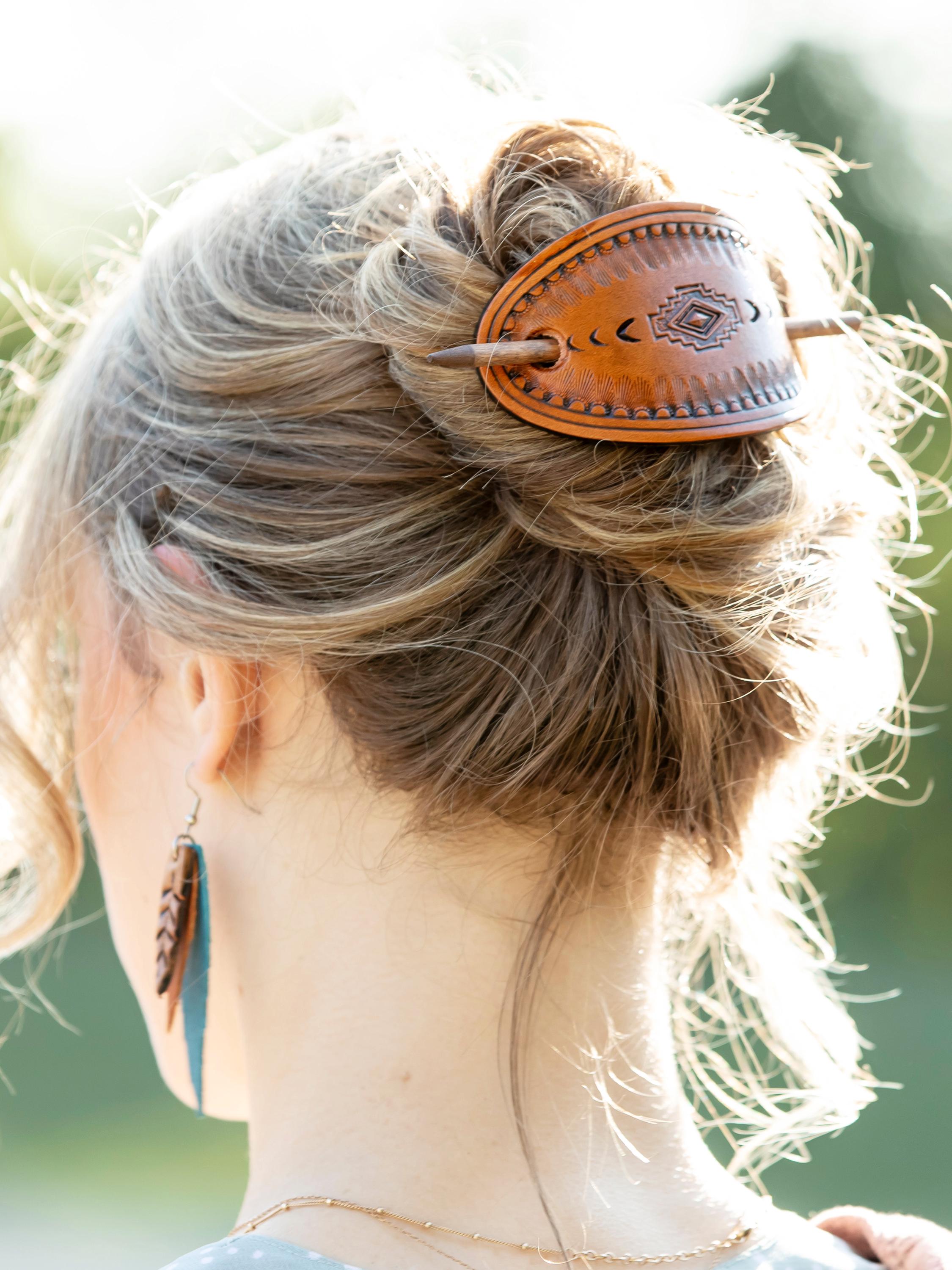 Vintage Southwestern Style Leather Hair Barrette Lizard Design Signed Powers Tony Lama Men main image 4
