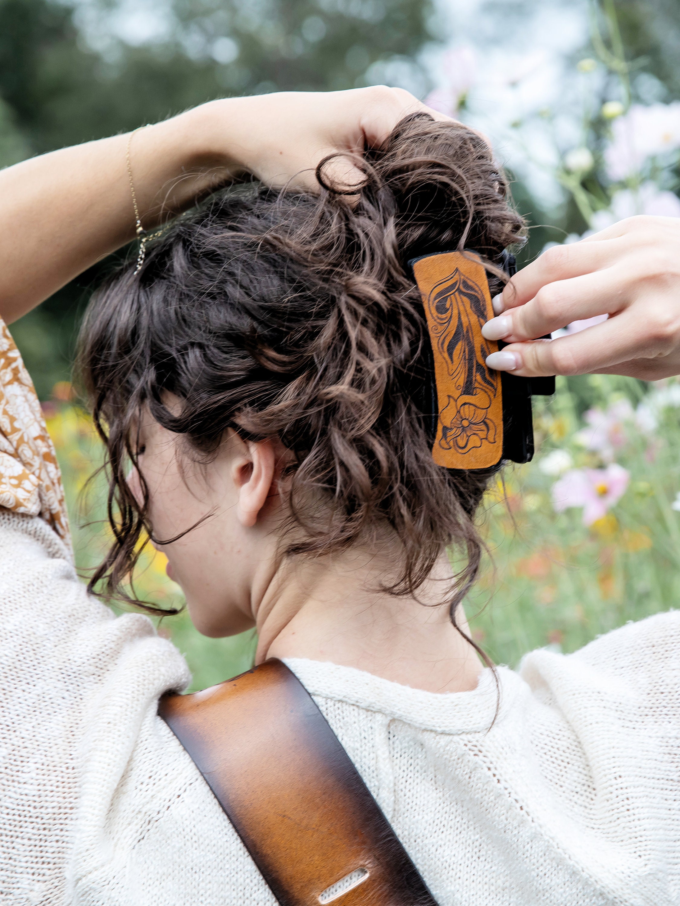 Engraved Leather Hair Claw Clip | Large Medium Small Hair  display picture 2