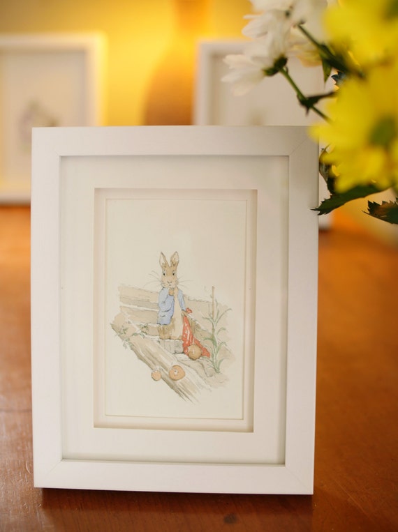 Repose-pieds Ancien En Bois Et Tapisserie Pierre Lapin (Beatrix Potter) - Made In France 10,5 Pouces