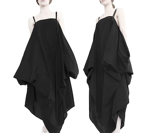 Vestido vanguardista. Vestido pichi negro. Vestido deconstruido. Ropa vanguardista.