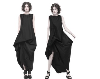 Avantgarde schwarzes Kleid. Avantgarde Kleidung