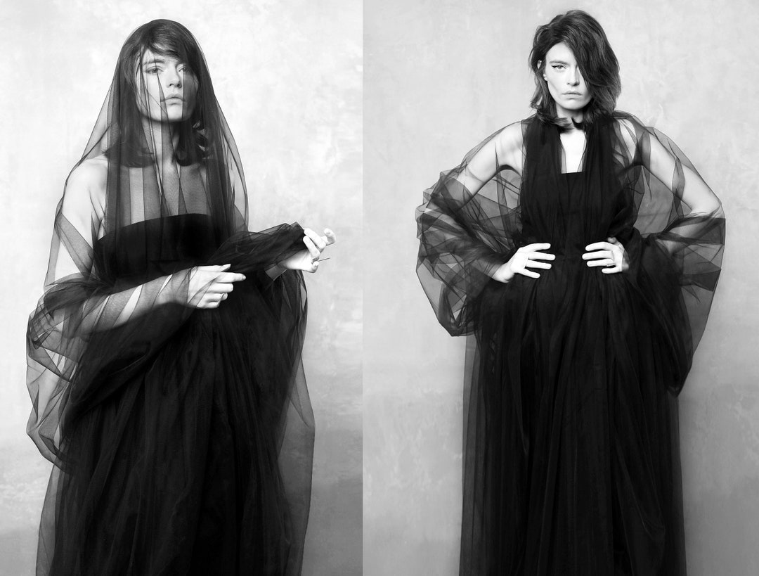 Long Black Tulle Veil for Photoshoot / Gothic Wedding Gown / - Etsy