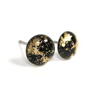 Aros de titanio con polvo de oro negro azabache / Postes de titanio puro hipoalergénicos, hechos a mano en Canadá