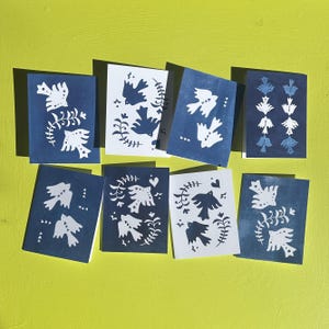 JEU DE CARTES DE NOTES | Découpes cyanotypées, lot de 8) cartes pour lettres A2 avec enveloppes, reproduites à partir d'impressions cyanotypes originales