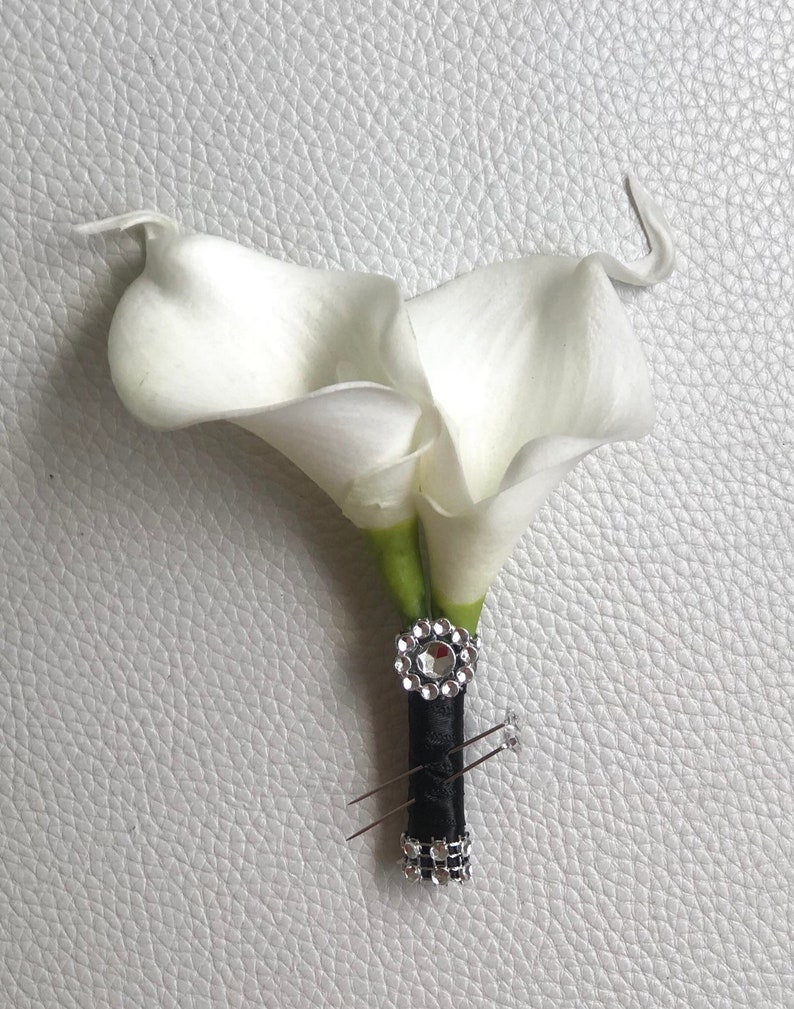 Boutonniere White Calla Lily Boutonniere White Calla Lily Real Touch Calla Lily Boutonniere Groomsman Boutonniere Grooms Boutonniere