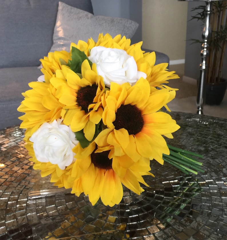 Free Free 131 Sunflower And Rose Bouquet Svg SVG PNG EPS DXF File