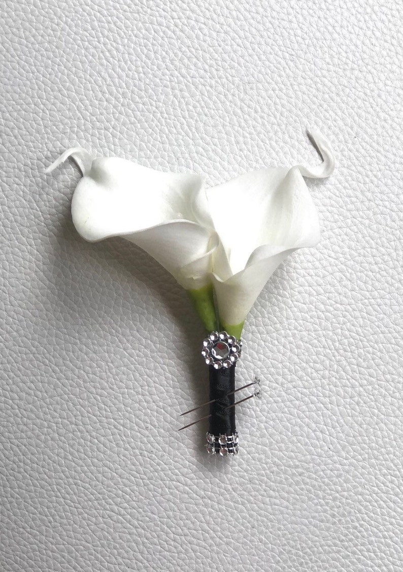 Boutonniere White Calla Lily Boutonniere White Calla Lily Real Touch Calla Lily Boutonniere Groomsman Boutonniere Grooms Boutonniere