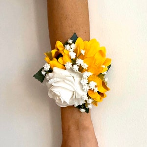 Sunflower Corsage, White Rose Corsage, Sunflower Corsage, Wrist Corsage, Sunflower Bouquet, Sunflower Bridal Flower, Silk Corsage,Prom Corsa