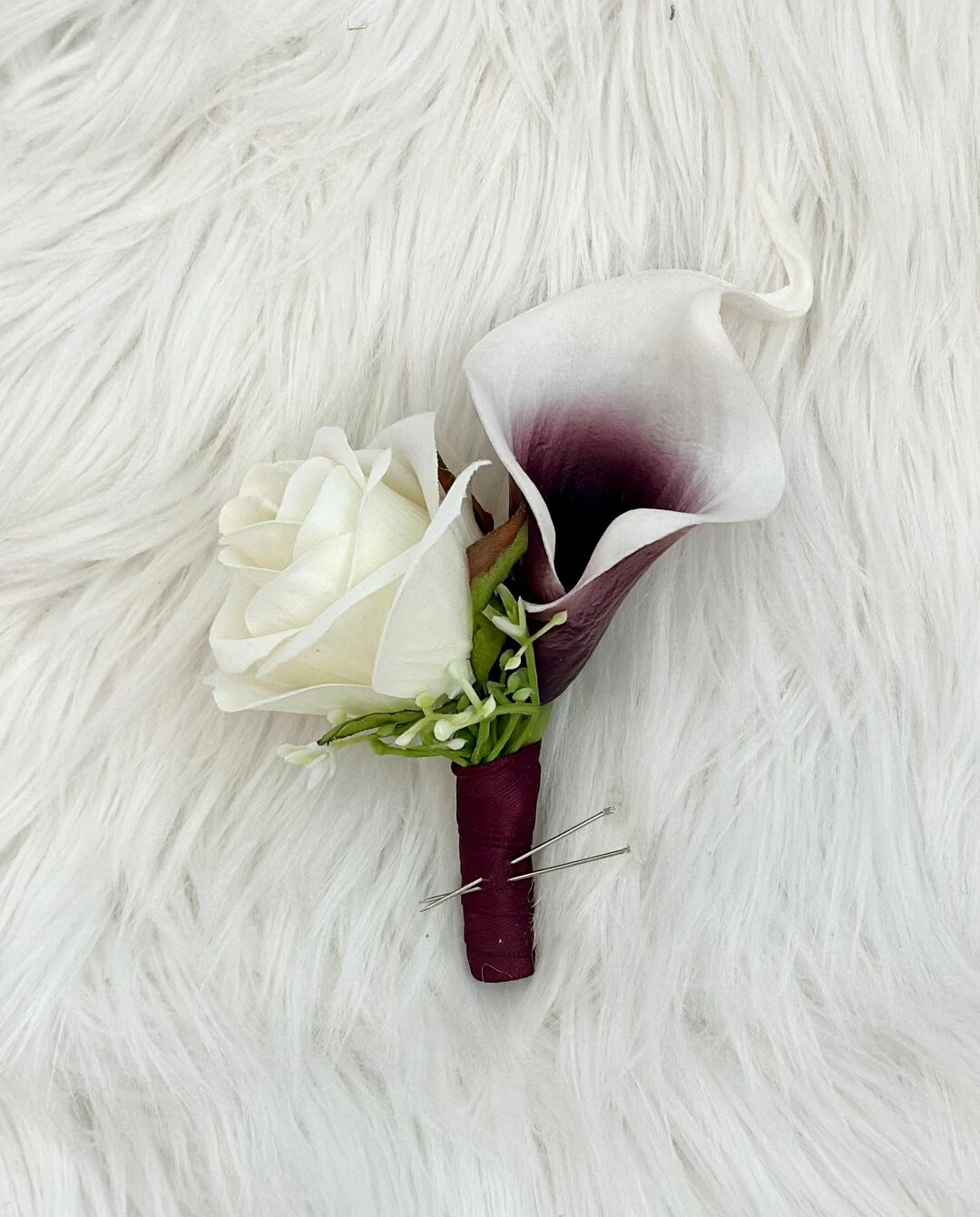 6 Boutonniere Con Giglio Calla Artificiale Bianco – Spille Per Sposo, Testimoni E Damigelle – Fiori Finti Per Nozze