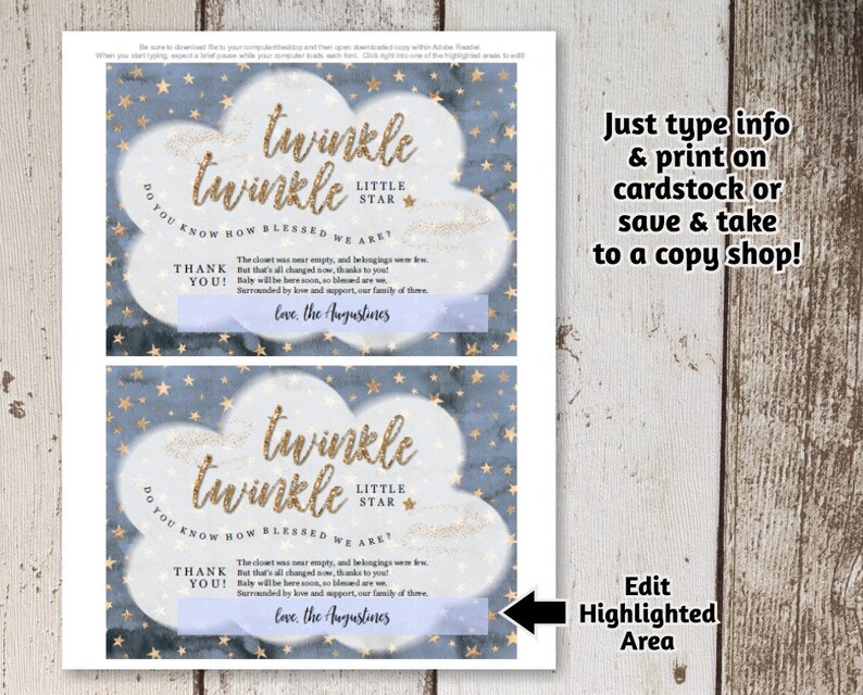 Op de afbeelding: Twinkle Twinkle Little Star baby shower aankondigingskaart met een blauwe en gouden aquarel achtergrond. De kaart heeft een wolk met gouden glitter en sterren. De tekst luidt "Weet je hoe gezegend we zijn? De kast was bijna leeg en er waren maar weinig spullen. Maar dat is nu allemaal veranderd, dankzij jou! De baby is binnenkort hier, we zijn zo gezegend. Omringd door liefde en steun, ons gezin van drie. Met liefde, de Augustines".