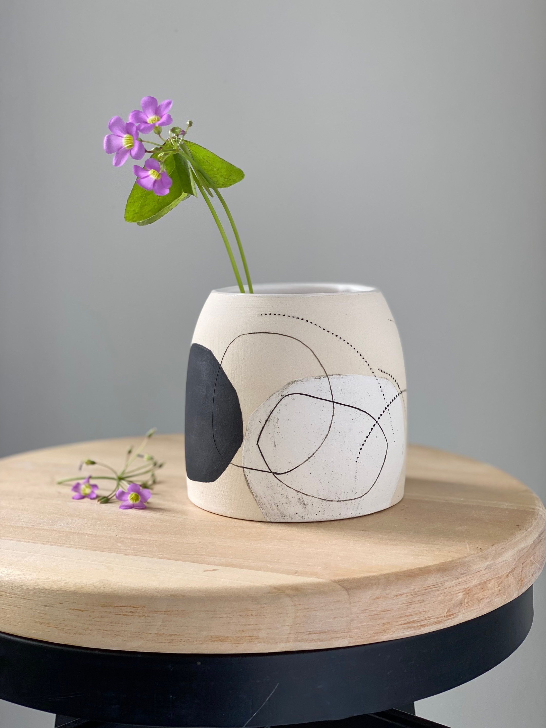 Vase à Bourgeons Abstraits en Céramique Fait La Main, Vase Fleurs Poterie