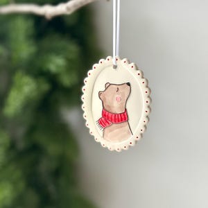 Handgemachte Keramik Bär Weihnachtsverzierung, ausgebogter Ton Feiertagsdekoration