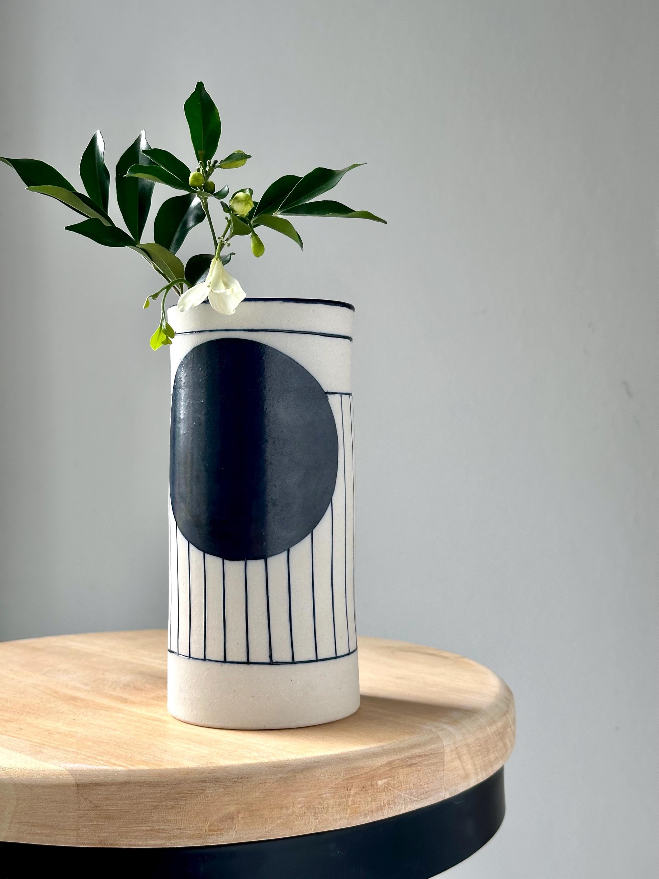 青いストライプ模様の陶器花瓶 花瓶 ブルー」の人気商品一覧・価格比較