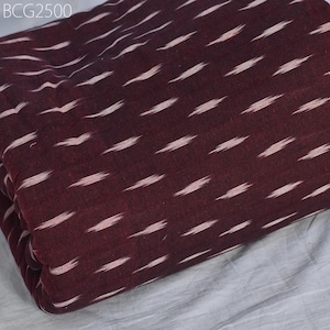 Borgogna indiana Home Decor Ikat tessuto di cotone Yardage Handloom venduto tagliato misura abiti estivi filato tinto resto runner da tavola