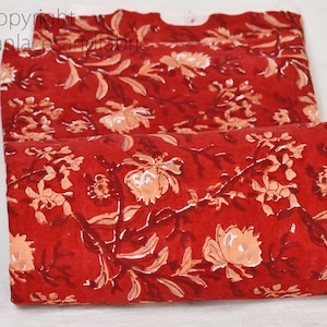 Red Indian Floral Block Print Tessuto di cotone morbido Timbro a mano Yardage estivi Kids Sleepwear Pigiama Cucito Crafting Tenda trapuntata