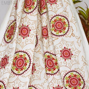 Tela bordada de marfil, tela de algodón bordada india cortada a medida, tela de costura, manualidades, disfraces de vestido de boda