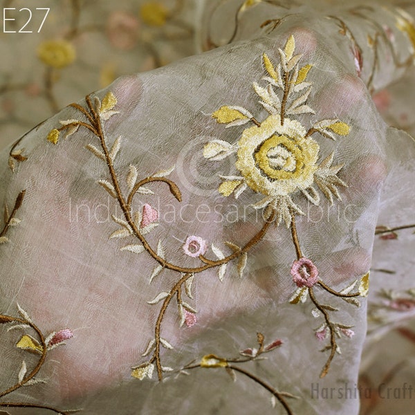Tissu brodé en organza de soie pure par yard Broderie indienne Robe de mariée florale transparente Robe de créateur délicate Matériel de