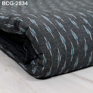 Tessuto di cotone grigio Ikat tagliato a misura indiano Handloom tappezzeria tessuta a mano trapuntatura cucito Crafting abito estivo