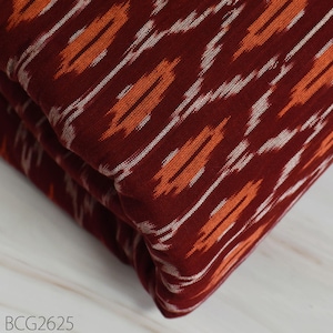 Indiase kastanjebruine Ikat katoenen stof Yardage Fabric verkocht op maat gesneden zomerjurken Garen geverfd overblijfs
