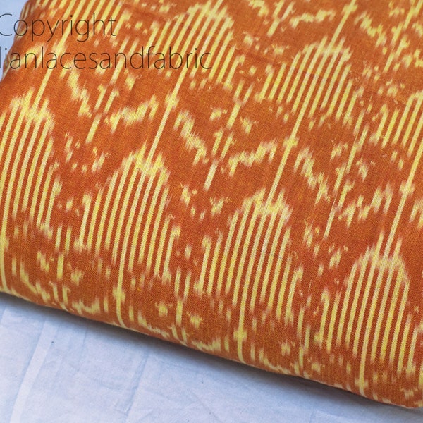 Tissu de coton Ikat Orange brûlé par yard Homespun Indian Handloom Quilting Crafting Femmes Enfants Robes D'été Coussins