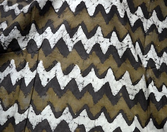 インドのハンドブロックプリントコットン生地 - 庭によって美しい花柄で柔らかい綿の布