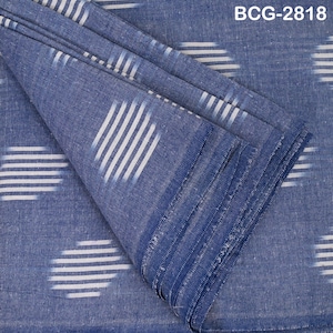 Tessuto di cotone blu Ikat tagliato su misura Homespun indiano telaio a mano quilting cucito artigianato donne bambini abiti estivi cuscini
