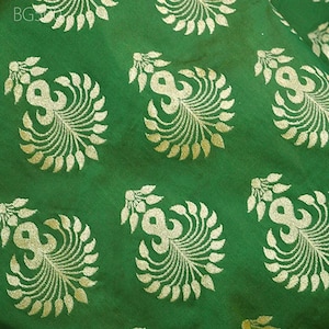 Green Brocade Wedding Dress Making Banarasi Fabric Bridesmaid lehenga Clutches Curtain Fabric by the yard Banaras skirt Blended Silk brocade