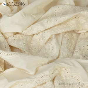 Tessuto di cotone con occhiello indiano colorante non sbiancato dall'iarda Creazione di abiti estivi ricamati da donna Coprisedili Tendaggi