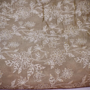 Tecido de viscose de chiffon enrugado bordado bronzeado indiano pelo quintal bordado  Costura para cortinas de berçário, artesanato de verão