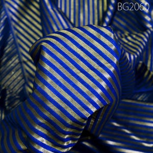 Blu scuro Abito da sposa Benarse Broccato dal cantiere Strisce diagonali Costume materiale banarasi indiano Fodere per cuscini