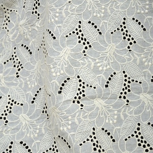 Tela de algodón indio teñible con ojales bordados de marfil sin blanquear por yarda niñas mujeres vestidos de verano cortinas almohadas