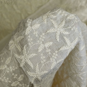 Tissu de coton brodé par cour Tissu de couture de broderie indienne DIY Artisanat Été Femmes Robes Costumes Poupée Sac Home Decor Rideau