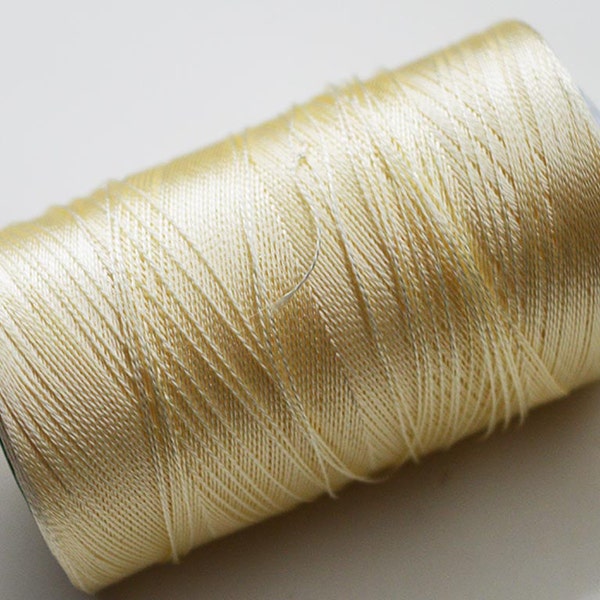 Ivory Silk Garnrolle, Kunstseidenfaden, Hand und Maschinenstickfaden, Art Silk Stickgarn, indischen Seidenfaden Sh / 55-LL