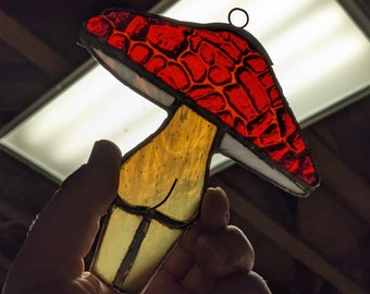 PATRÓN DE VIDRIERÍA CON COLA DE HONGO