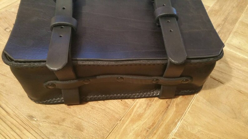 Total black color. BMW r 1150 GS leather bag
