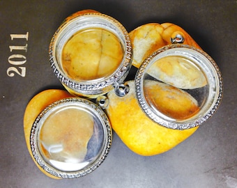 Set No.14 BIG Circle Shape Engrave Pendant Cases,Set of 3, Reliquaries, Shadow Box Pendants, Clear Locket,Containers,Terrarium