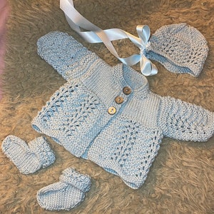 Feather and Fan baby Set DK/8Ply Premmie to Toddler