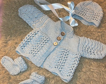 Feather and Fan baby Set DK/8Ply Premmie to Toddler